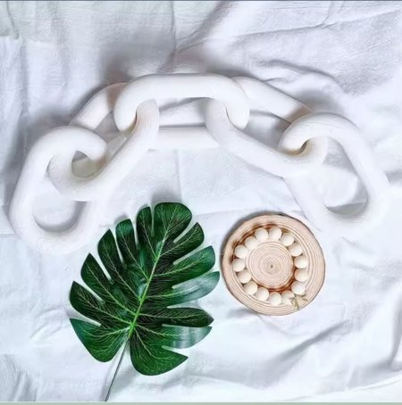 مسبحة ديكور خشب لون ابيض